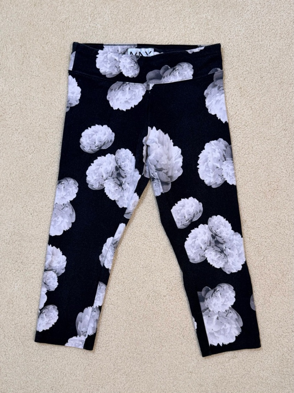 Marc New York Andrew March Black & White Floral Print Capri Leggings